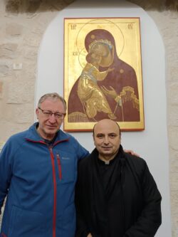 dP con Padre Gabriel parroco di Gaza